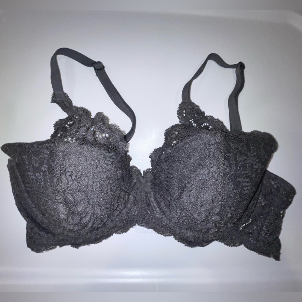 Victoria’s Secret Body by Victoria lined demi